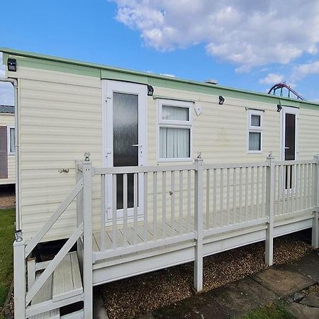 Staycation Opposite Fantasy Island Ingoldmells Exterior photo