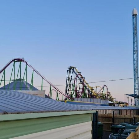 Staycation Opposite Fantasy Island Ingoldmells Exterior photo